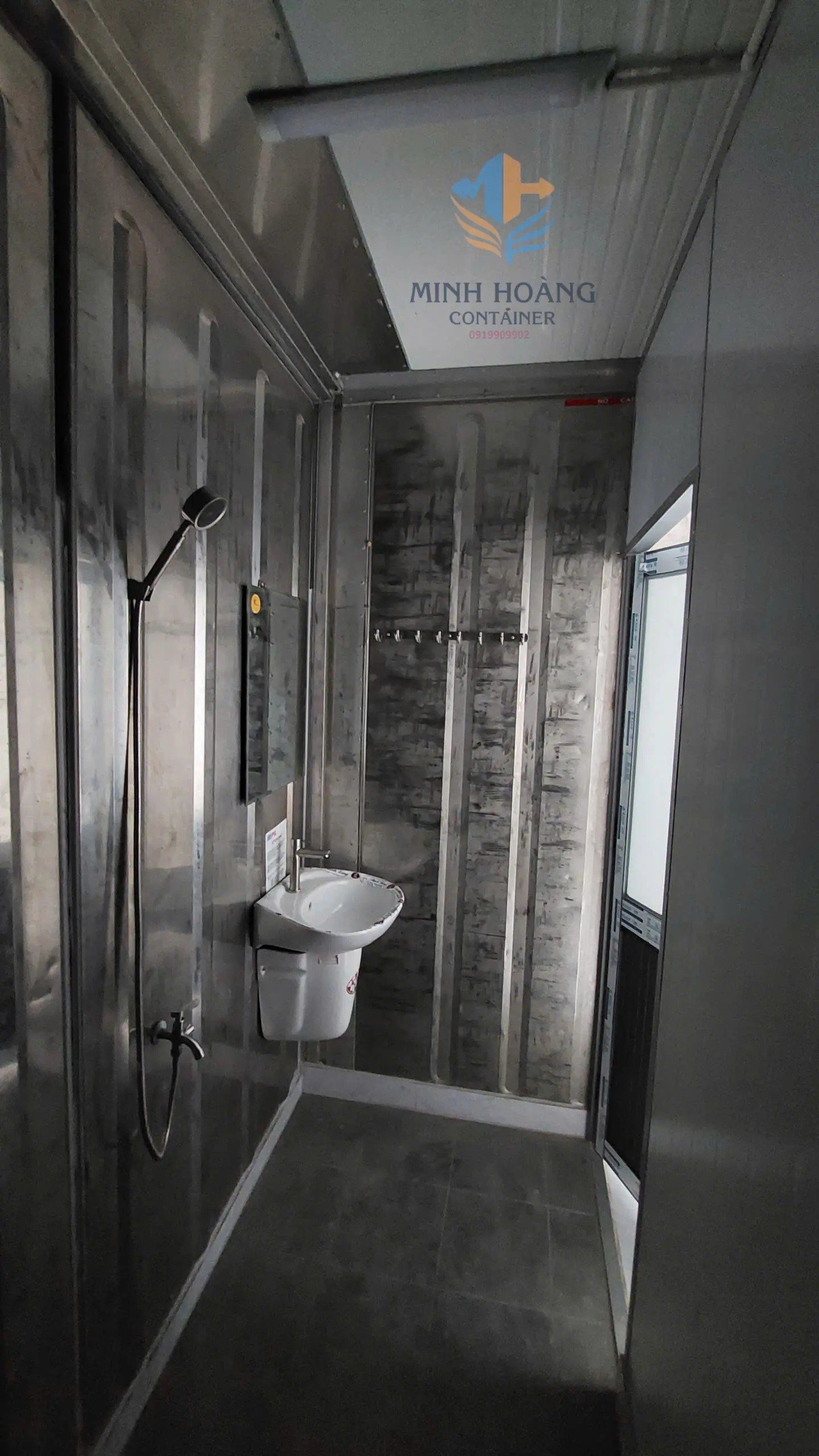 Container Văn Phòng 20 Feet Có Toilet – Thiết Kế Xanh Dương Viền Đen Hiện Đại